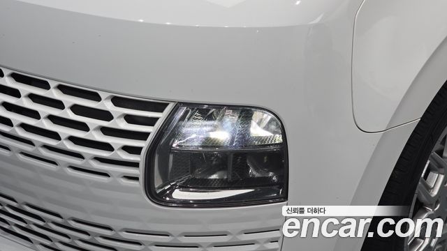 Hyundai Staria 2023 — photo 8