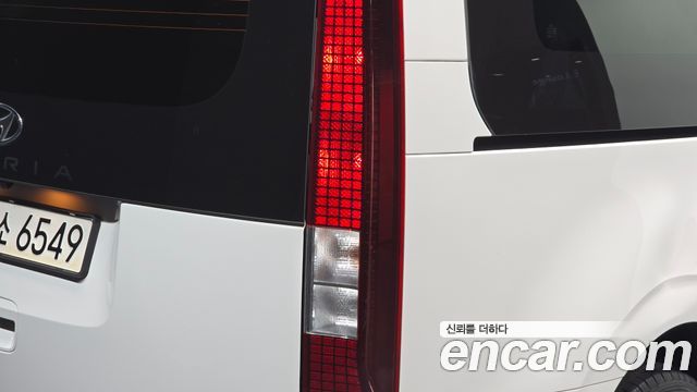 Hyundai Staria 2023 — photo 9