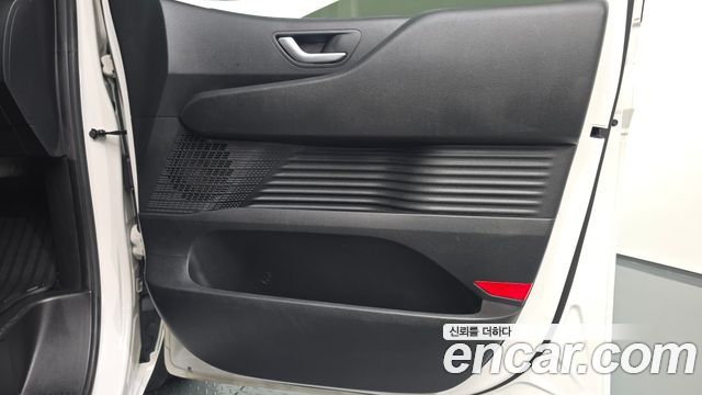 Hyundai Staria 2023 — photo 15