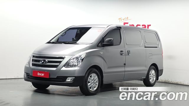 Hyundai Starex 2017 — photo 1