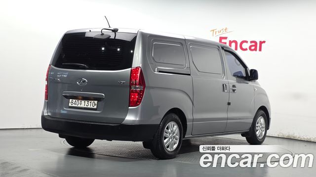 Hyundai Starex 2017 — photo 2