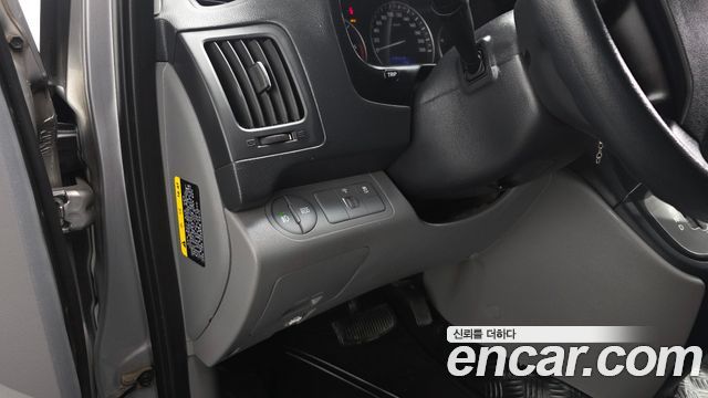 Hyundai Starex 2017 — photo 18