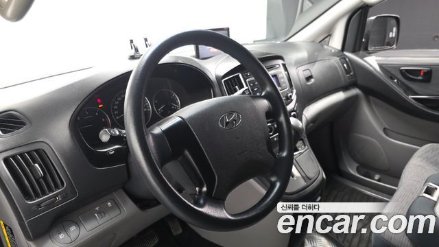 Hyundai Starex 2017 — photo 19
