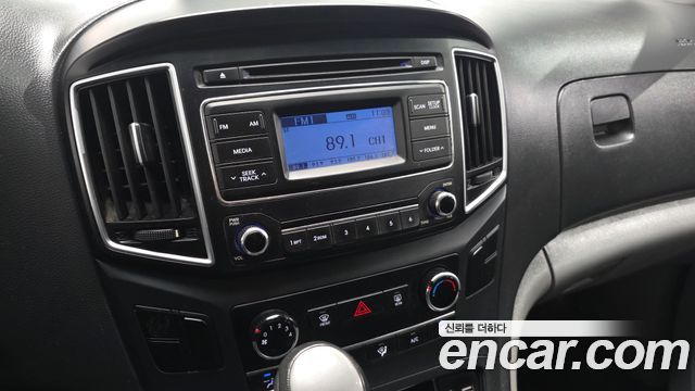 Hyundai Starex 2017 — photo 22