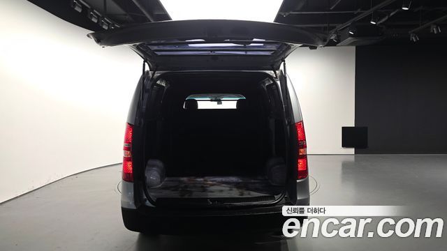 Hyundai Starex 2017 — photo 26