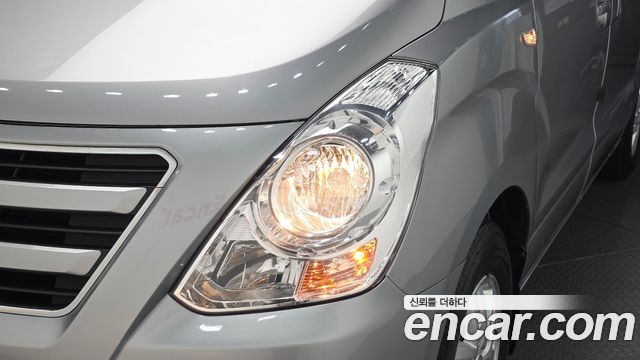 Hyundai Starex 2017 — photo 8