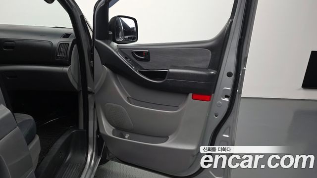 Hyundai Starex 2017 — photo 14