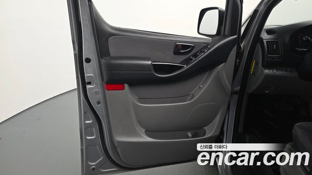 Hyundai Starex 2017 — photo 15