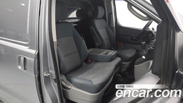 Hyundai Starex 2017 — photo 16