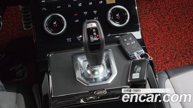 Land Rover Range Rover Evoque 2023 — photo 12