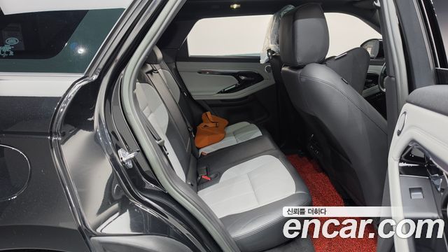Land Rover Range Rover Evoque 2023 — photo 17