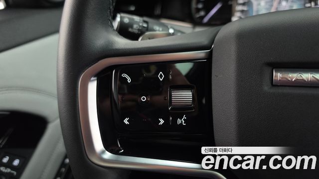 Land Rover Range Rover Evoque 2023 — photo 23
