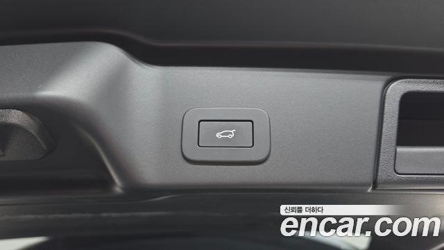 Land Rover Range Rover Evoque 2023 — photo 26