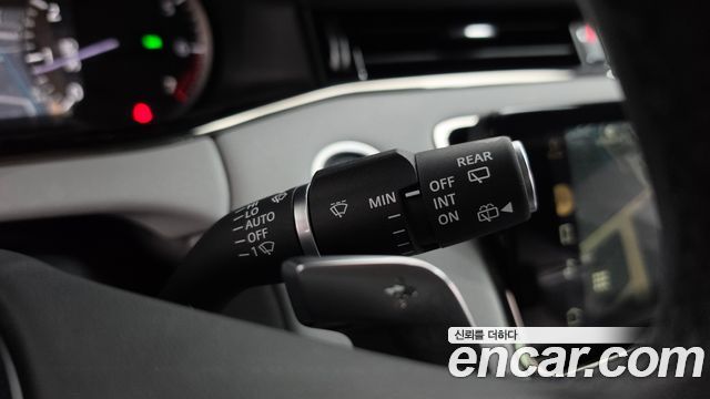 Land Rover Range Rover Evoque 2023 — photo 40