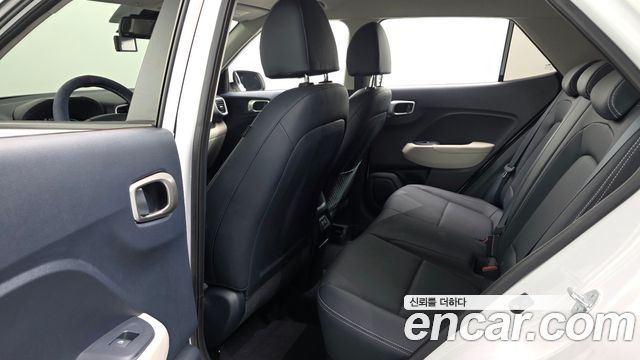 Hyundai Venue 2023 — photo 11
