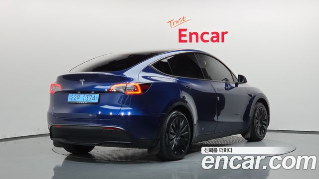 Tesla Model Y 2021 — photo 2