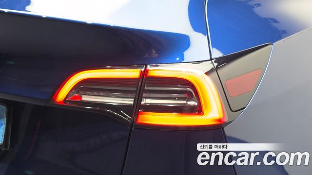 Tesla Model Y 2021 — photo 9