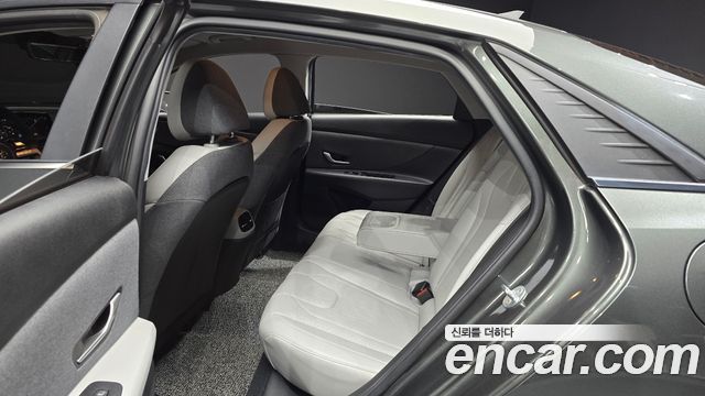 Hyundai AVANTE 2021 — photo 18