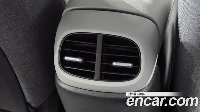 Hyundai AVANTE 2021 — photo 31