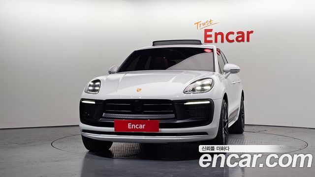 Porsche Macan 2023 — photo 3