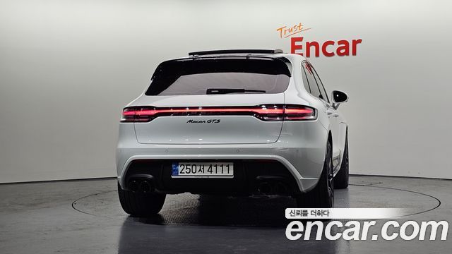 Porsche Macan 2023 — photo 4