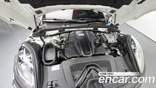 Porsche Macan 2023 — photo 6
