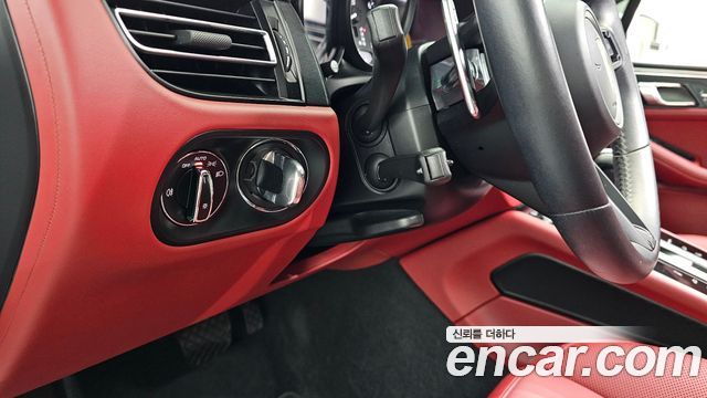Porsche Macan 2023 — photo 13