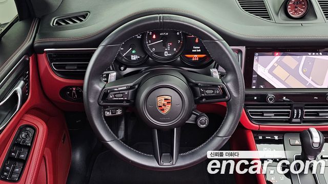 Porsche Macan 2023 — photo 14