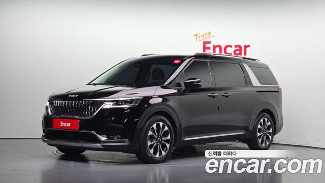 Kia Canival 2023 — photo 1