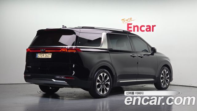 Kia Canival 2023 — photo 2