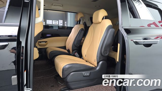 Kia Canival 2023 — photo 17