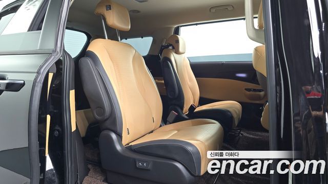 Kia Canival 2023 — photo 19
