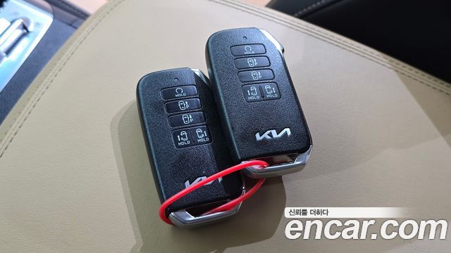 Kia Canival 2023 — photo 24