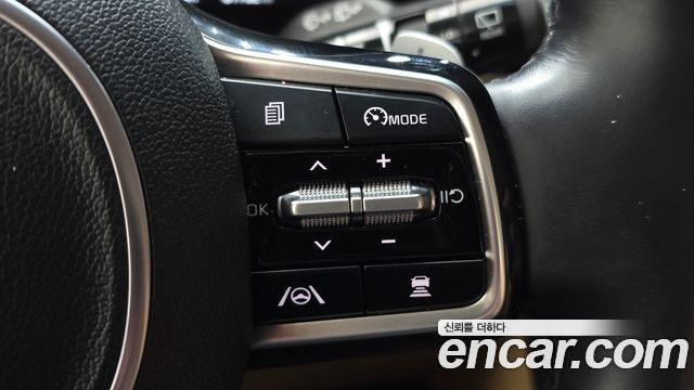 Kia Canival 2023 — photo 25
