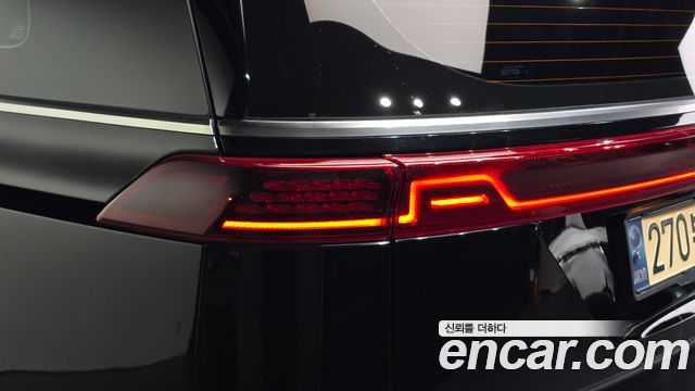 Kia Canival 2023 — photo 9
