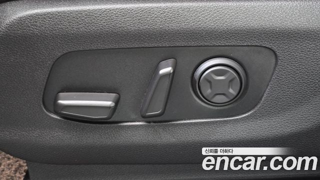 Kia Canival 2023 — photo 28