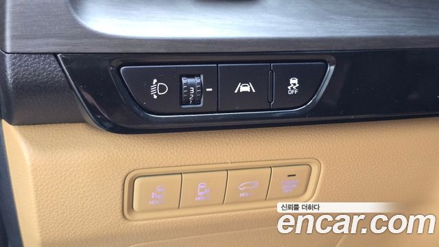 Kia Canival 2023 — photo 38