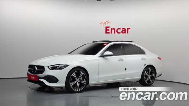 Mercedes-Benz C-Class 2023 — photo 1