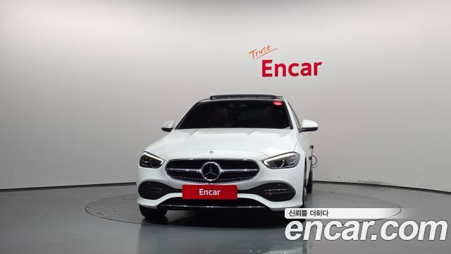 Mercedes-Benz C-Class 2023 — photo 3
