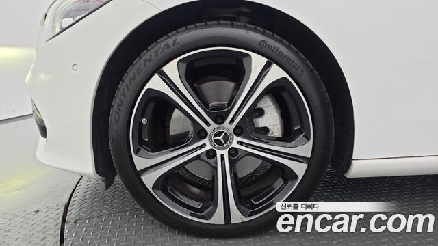 Mercedes-Benz C-Class 2023 — photo 5