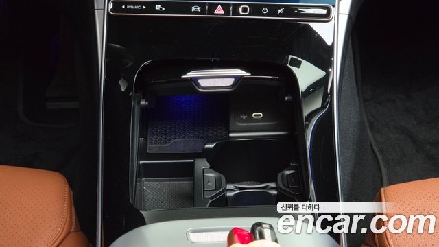 Mercedes-Benz C-Class 2023 — photo 18