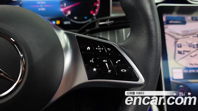 Mercedes-Benz C-Class 2023 — photo 24
