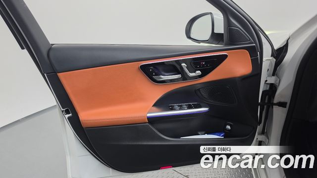 Mercedes-Benz C-Class 2023 — photo 14