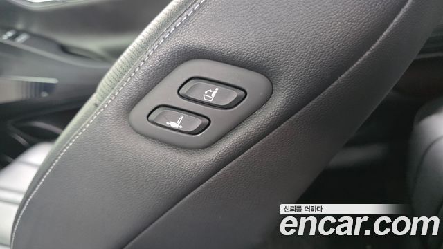 Genesis G80 2021 — photo 30