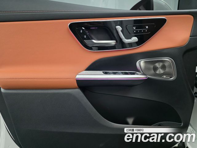Mercedes-Benz GLC-Class 2026 — photo 12