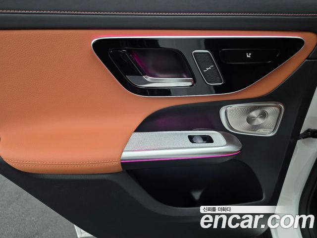 Mercedes-Benz GLC-Class 2026 — photo 13