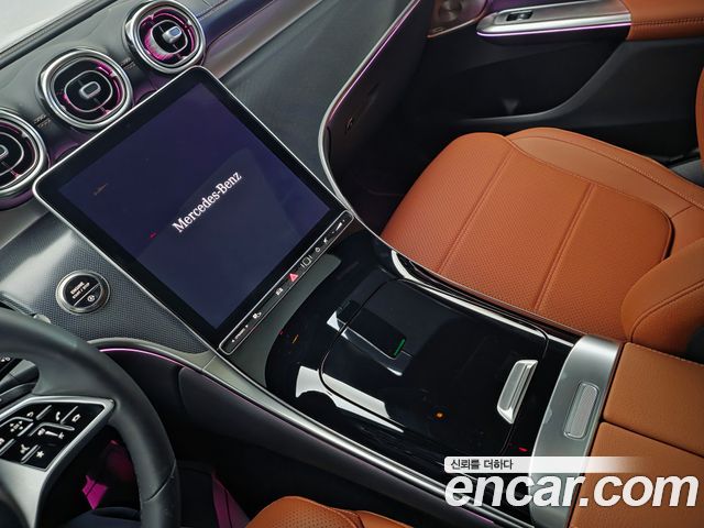 Mercedes-Benz GLC-Class 2026 — photo 15