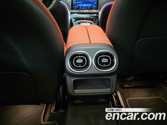 Mercedes-Benz GLC-Class 2026 — photo 16