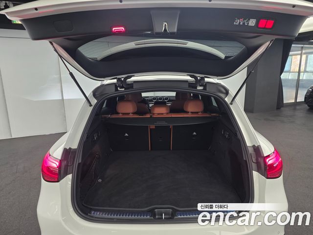 Mercedes-Benz GLC-Class 2026 — photo 19