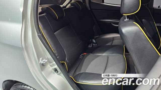 Kia morning 2011 — photo 11